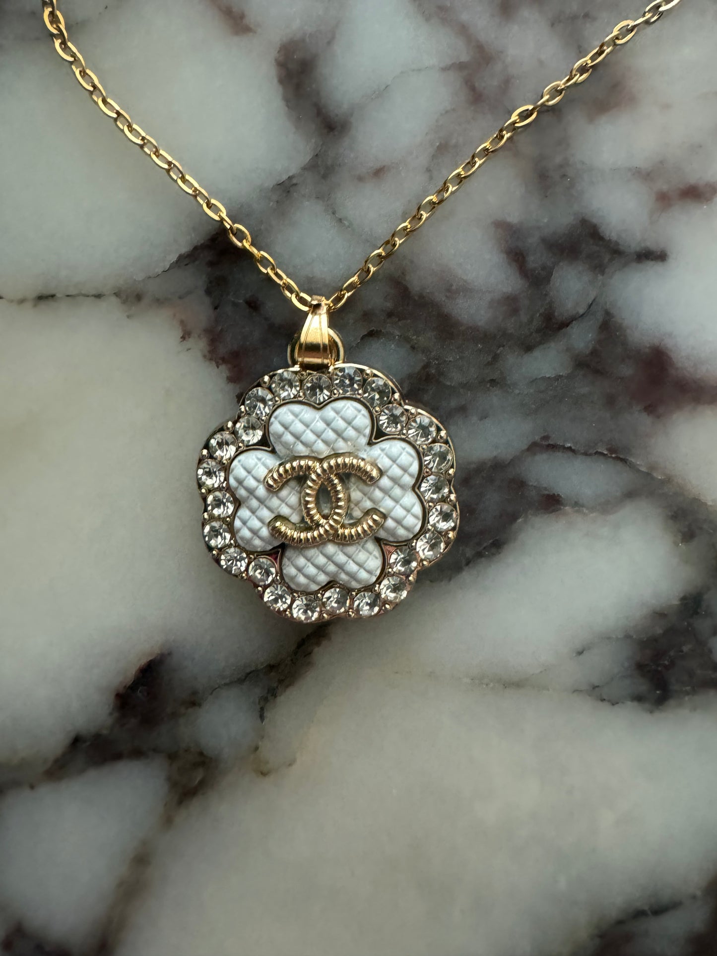 Estelle Pendant