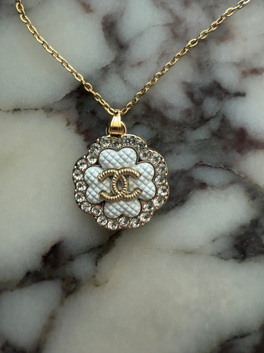 Estelle Pendant